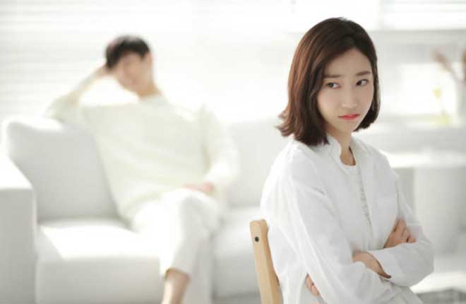 Nhà chồng xỉa xói không sinh được con, tôi vứt ra 2 tờ giấy khiến tất cả ngã ngửa