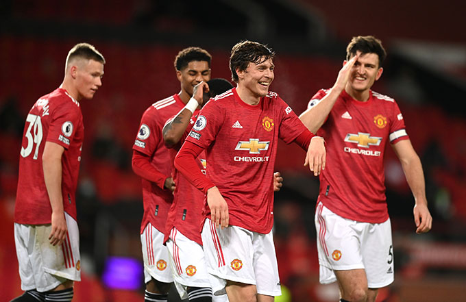 Vì sao MU tiêu 200 triệu bảng cho trung vệ vẫn chưa đủ?