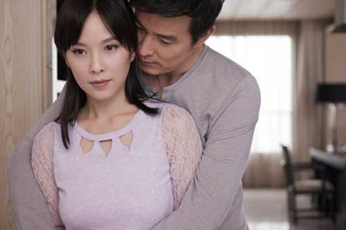 Chồng ngoại tình phụ nữ ngốc đánh ghen còn người thông minh làm 4 việc này