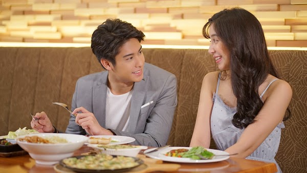 Hí hửng có bạn gái xinh lại giỏi, dẫn về ra mắt chị tôi lao đến tát em dúi dụi