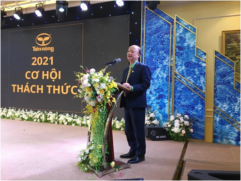 Tổng giám đốc Nguyễn Hồng Phong chia sẻ tại Hội nghị tổng kết hoạt động kinh doanh của công ty.