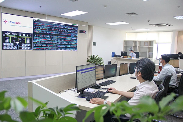 Trung tâm giám sát lưới điện EVNCPC tăng cường giám sát, đảm bảo cấp điện an toàn, iiên tục hục vụ kỳ thi tốt nghiệp THPT năm 2022 tại 13 tỉnh, thành miền Trung - Tây Nguyên