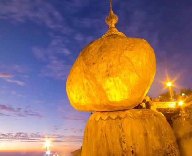 Tảng đá dát vàng đứng chênh vênh nghìn năm trên núi, thách thức mọi định luật vật lý khiến nhà khoa học bối rối