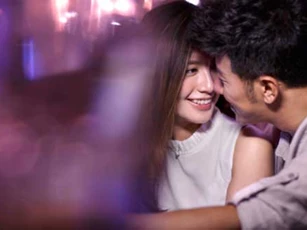Thấy con gái được đồng nghiệp yêu, tôi đau đớn phát hiện sự thật phía sau