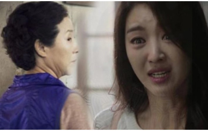 Ném mấy đồng bạc vào mặt dâu đuổi đi, giờ mẹ chồng lại qùy gối xin tiền, đúng là nhân quả