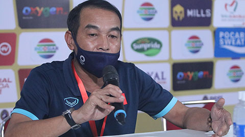 HLV Đinh Thế Nam: 'Cầu thủ cho biết bắt bóng trong khu cấm địa'