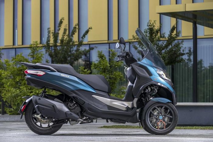 Chi tiết Piaggio MP3 530 HPE 2022 - Xe 3 bánh có hệ thống hỗ trợ lái