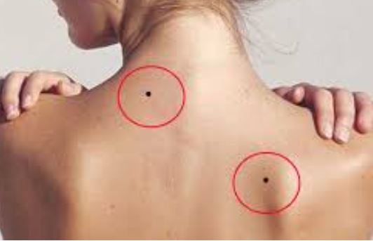 Cổ nhân nói 'Nốt ruồi trên vai, ngày mai nặng gánh': Vị trí nốt ruồi số khổ, bước ra cửa là gặp thị phi