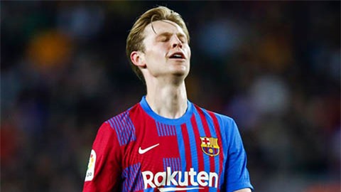 Barca chưa dám bán vì còn nợ lương De Jong