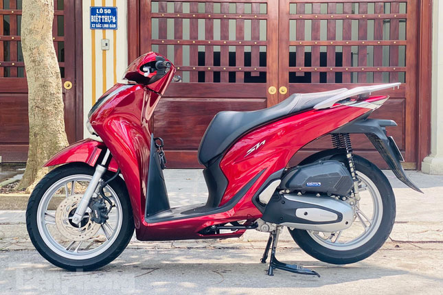 Xe máy cũ tăng giá mạnh vì xe mới khan hàng