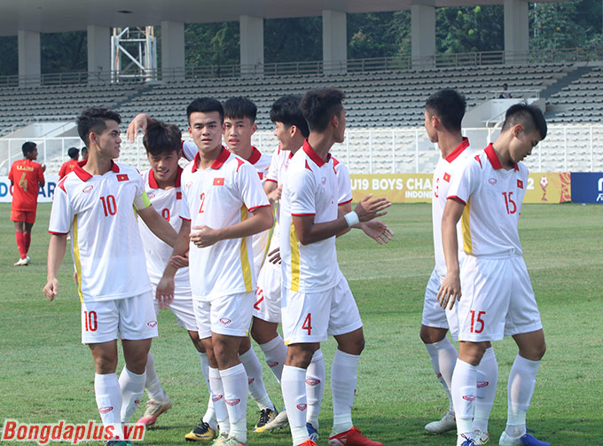 Hạ U19 Myanmar 3-1, U19 Việt Nam tiến gần vé vào bán kết