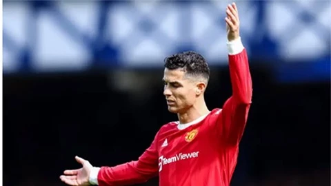 Ronaldo bị loại khỏi đội hình Man United du đấu Hè 2022