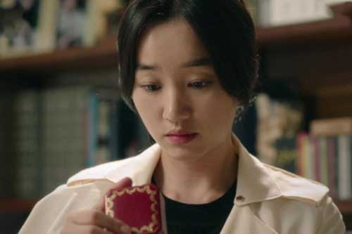 Một lần về nhà bất ngờ, tôi rụng rời chân tay khi biết bí mật của gia đình mình