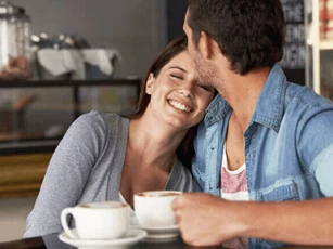 7 dấu hiệu nổi bật nhận biết đàn ông giỏi "chuyện ấy"