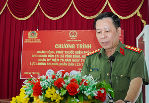 Cần Thơ: Khám bệnh miễn phí, tặng quà các gia đình chính sách, khó khăn