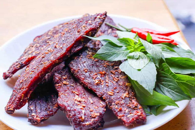 Lời khuyên khi ăn thịt bạn nên chú ý