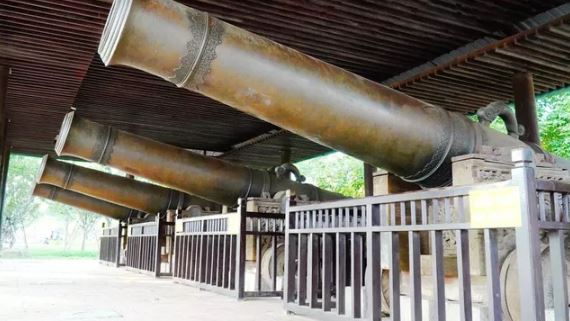 Giai thoại kỳ bí về "cửu vị thần công" ở cố đô Huế: Người dân đi qua đều cúi đầu chào