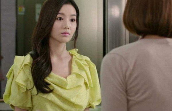 Mới gả vào hào môn đã bị em chồng ra uy, tôi có hành động khiến bà cô khóc thét