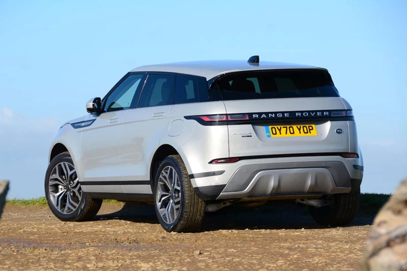 6. Range Rover Evoque P300e (công suất tối đa: 200 mã lực).