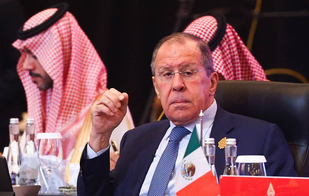 Thế giới tuần qua: Ngoại trưởng Nga dự hội nghị G20; Thủ tướng Anh chấp nhận từ chức