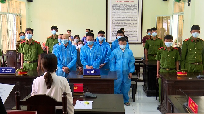 An Giang: Nhóm đối tượng hành hung trưởng công an xã lĩnh 110 tháng tù