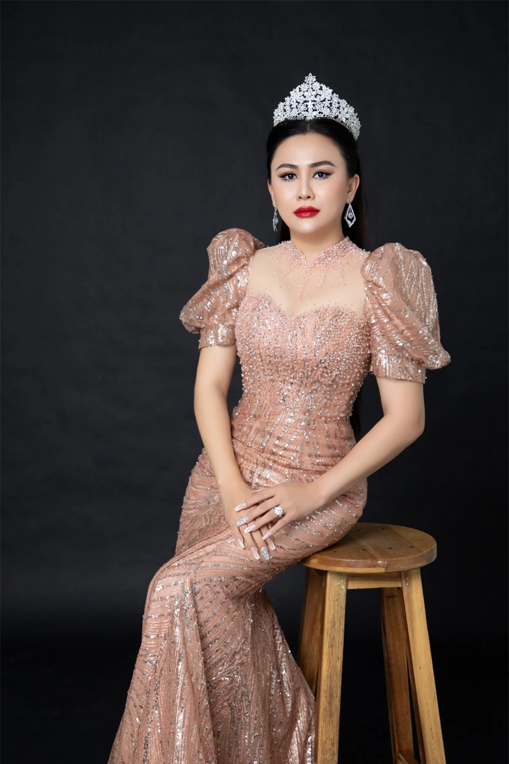 Lý Kim Ngân áp lực khi ngồi ghế giám khảo Hoa hậu Doanh nhân Việt Nam 2022 - Ảnh 2.