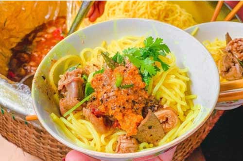 Đến Huế mà không thưởng thức món ‘bún trị ho’ này thì quả là đáng tiếc