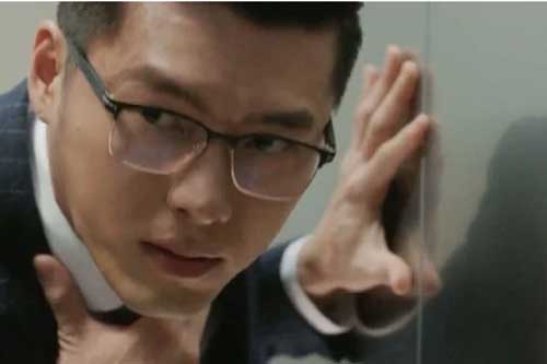 Thấy vợ bước ra từ chiếc ô tô ấy, tôi chết đứng biết lý do vì sao mãi chúng tôi vẫn chưa có con