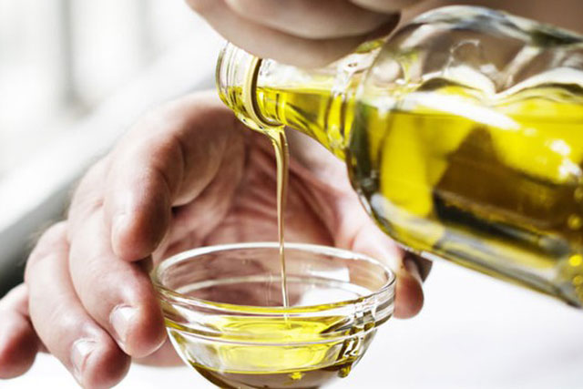 Dầu oliu có thật sự là nguyên liệu chăm sóc da hoàn hảo?