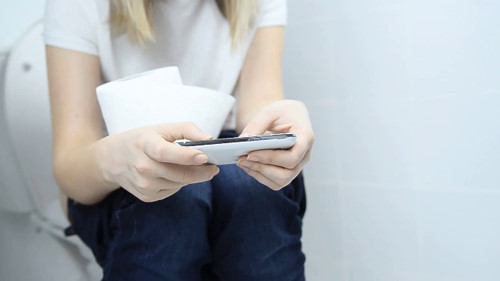 Sai lầm khi đi vệ sinh bạn phải dừng lại ngay