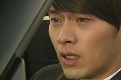 Chồng "điêu đứng" chứng kiến cảnh tượng đó của vợ và anh trai khi vừa tỉnh dậy sau tai nạn