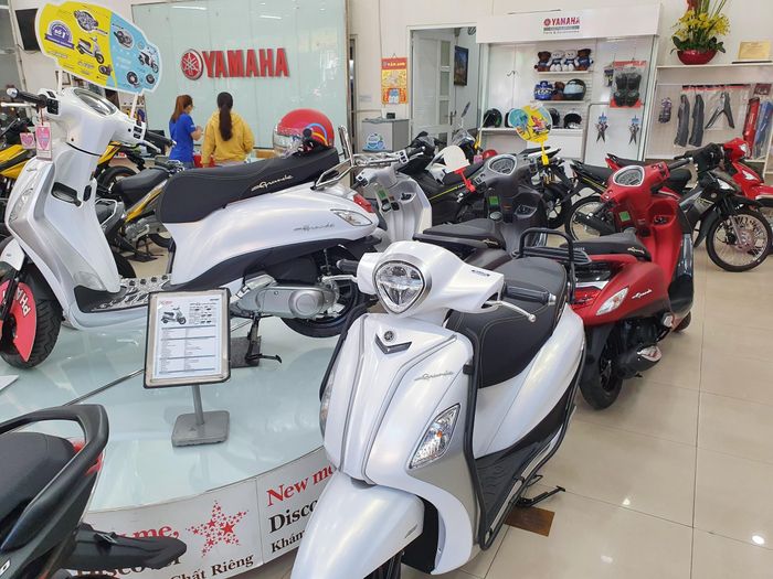 Giá xe tay ga ‘nhảy múa’ trên thị trường