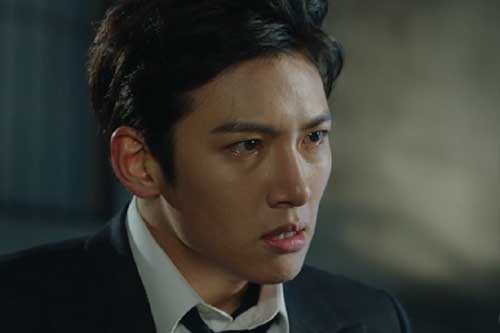 Thương vợ bầu sắp đẻ, chồng tranh thủ nghỉ trưa về rửa bát thì choáng váng phát hiện sự thật động trời...