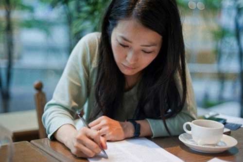 Lá thư vợ gửi tình nhân của chồng làm thay đổi toàn bộ suy nghĩ của những người vợ bị chồng lừa dối