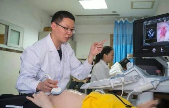 Đưa con dâu đi khám thai, mẹ chồng tức giận mắng: "Sáng mắt chưa?" khi nghe bác sĩ thông báo tin quan trọng