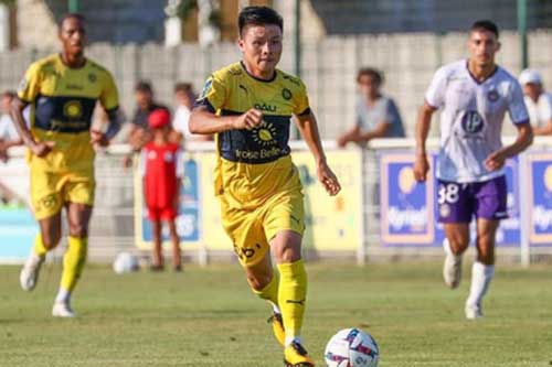 Quang Hải không ghi bàn vẫn được đội trưởng Pau FC khen ngợi