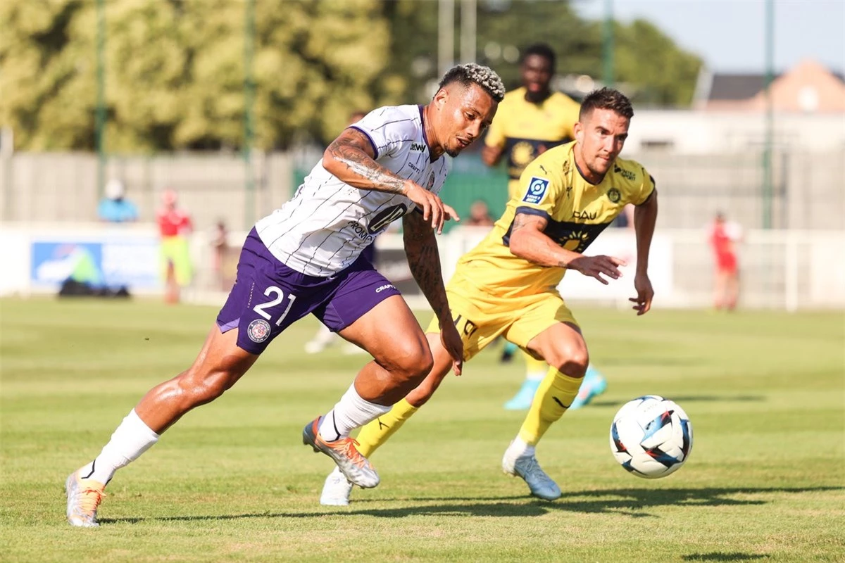 Pau FC có trận đấu cọ xát bổ ích với ĐKVĐ Ligue 2 Toulouse 