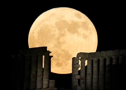 On the evening of June 14 2022, a Strawberry Supermoon lit up skies around the world, as our lunar satellite appeared 17 per cent larger and 30 per cent brighter than usual.