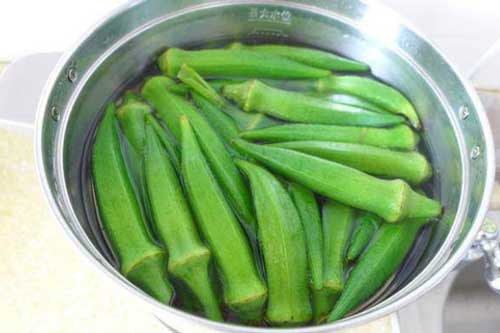 Xào, luộc đậu bắp muốn không bị nhớt, giữ được độ giòn ngon chỉ cần thêm bước này