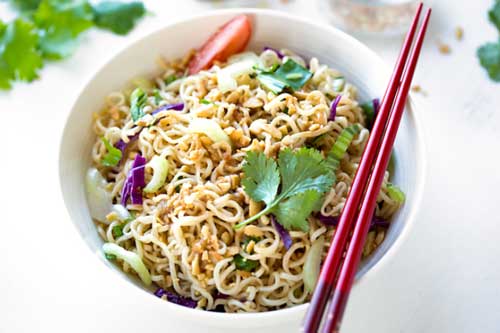 5 cách biến tấu mì tôm thành món ăn sáng ngon lạ, bổ dưỡng gấp vạn lần