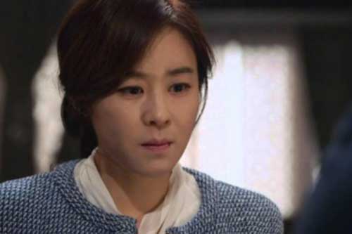 Đêm tân hôn, mẹ chồng sốc nặng khi nhận ra bộ mặt thật của con dâu khi kiểm phong bì cưới