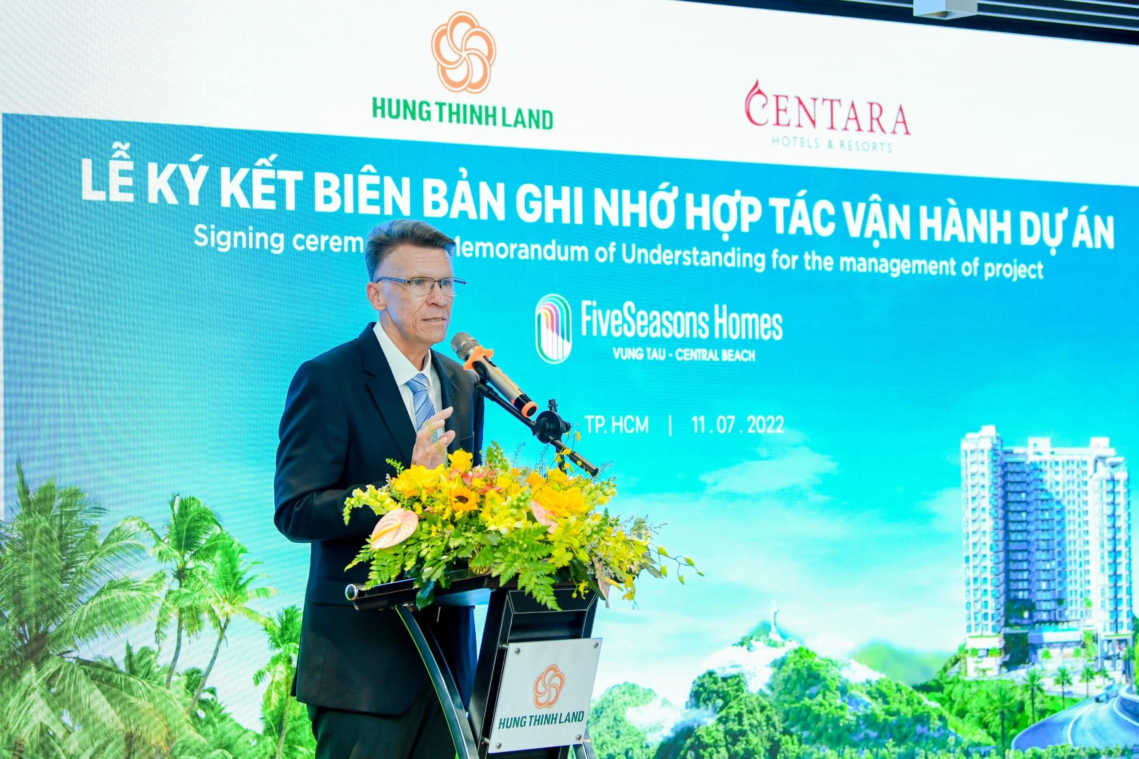Ông David Marten – Giám đốc vận hành Centara Hotels & Resorts đại diện phát biểu. Ông David Marten – Giám đốc vận hành Centara Hotels & Resorts đại diện phát biểu.