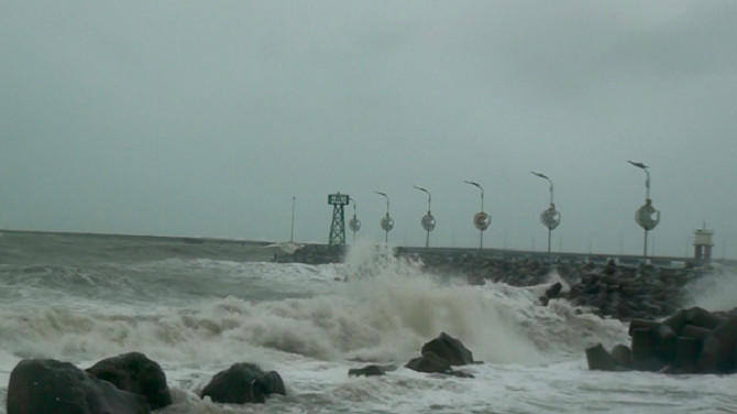 Phú Quốc: Hỗ trợ khách du lịch mắc kẹt lại đảo do ảnh hưởng thời tiết