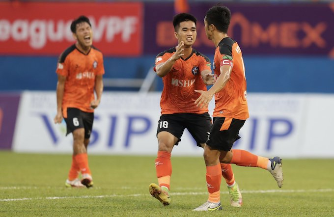 B.Bình Dương và SHB Đà Nẵng chia điểm ở Gò Đậu