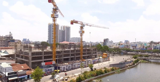 Dự án Aurora Residences của Công ty TNHH Đầu tư BĐS Bình Đông (thành viên DRH Holdings) bị UBND TP.HCM đình chỉ kinh doanh tạm thời