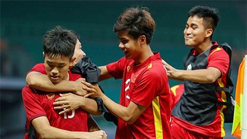 HLV Đinh Thế Nam: ‘U19 Việt Nam may mắn, bản lĩnh hơn nên thắng U19 Thái Lan’