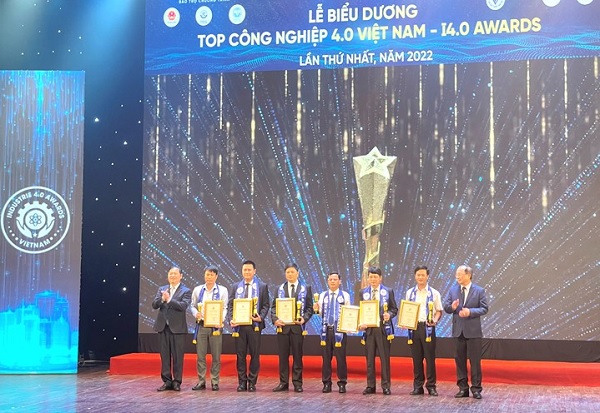 Vinh danh hàng chục doanh nghiệp Công nghiệp 4.0 và chuyển đổi số thành công
