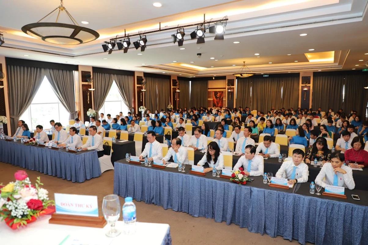 Chiều 14/7/2022, tại Quảng Bình, Bảo hiểm tiền gửi Việt Nam (BHTGVN) tổ chức Hội nghị Người lao động, tổng kết hoạt động năm 2021 và 6 tháng đầu năm 2022, đồng thời nêu rõ phương hướng nhiệm vụ trong thời gian tới.