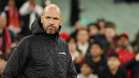 HLV Ten Hag bênh vực Maguire và Lindelof sau trận MU đại thắng Melbourne
