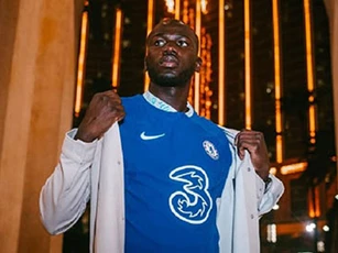 CHÍNH THỨC: Koulibaly ra mắt Chelsea, hợp đồng 4 năm